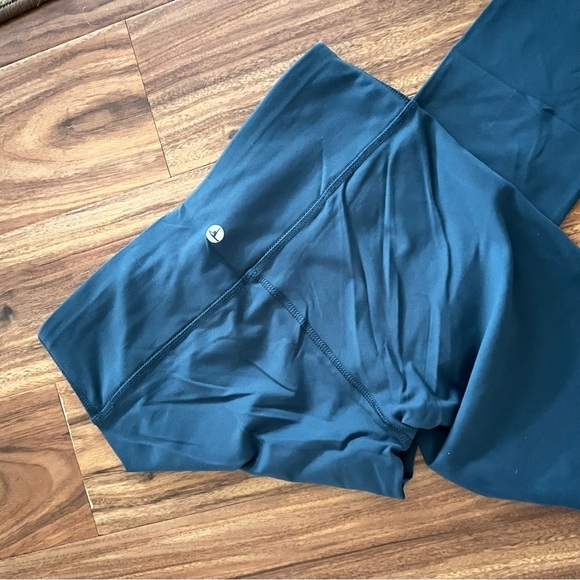 90 Degree By Reflex Navy Blue Capri Leggings - Picture 3 of 3